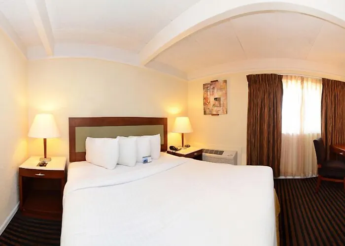 Lexington & Suites-elgin 2* Elgin