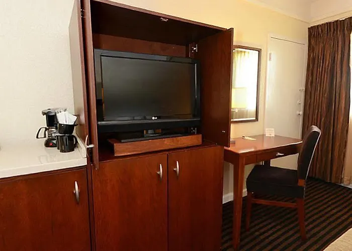 Lexington & Suites-elgin Motel Elgin